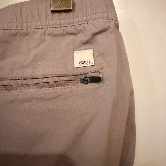 Vuori Women’s ripstop pants beige color Size M EUC - Picture 4 of 6